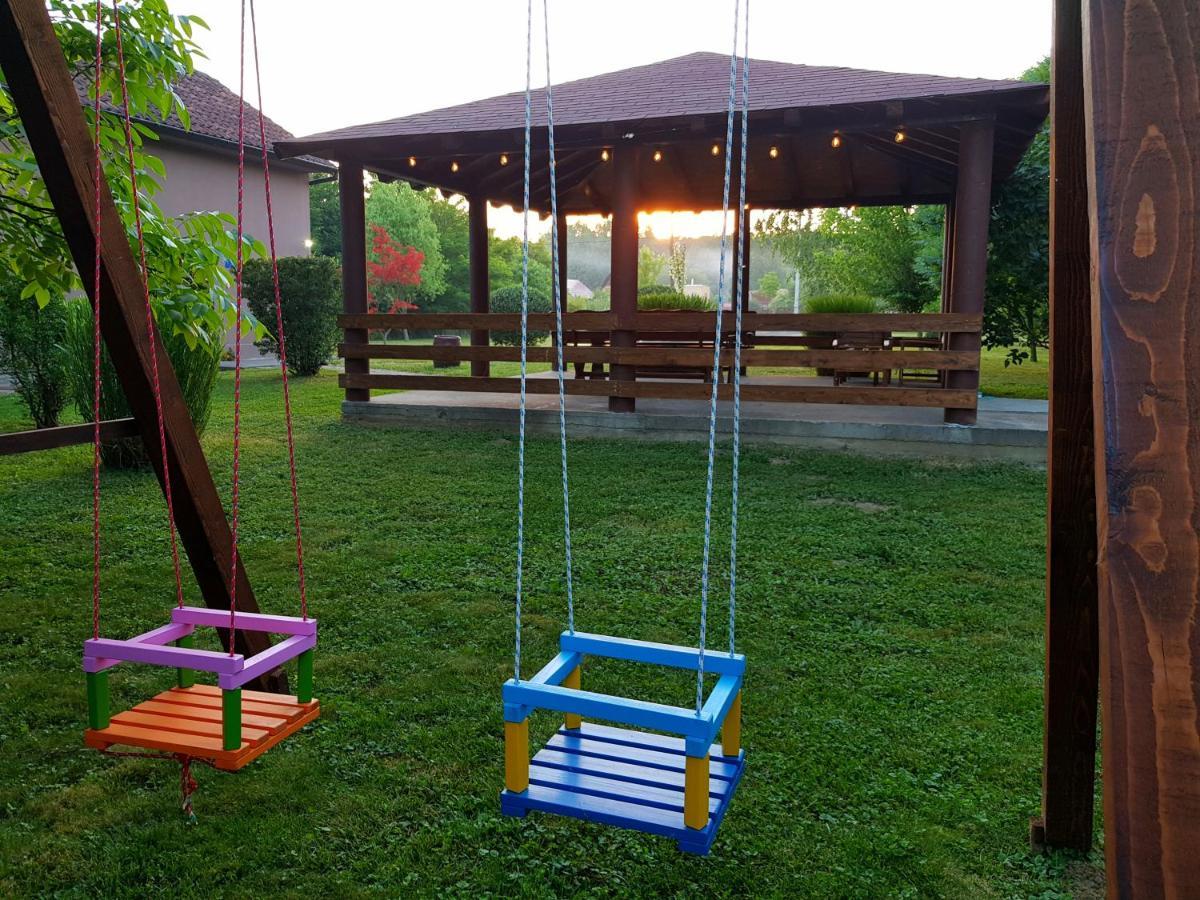 Kuca Za Odmor Rubic Villa Vinkovce Kültér fotó